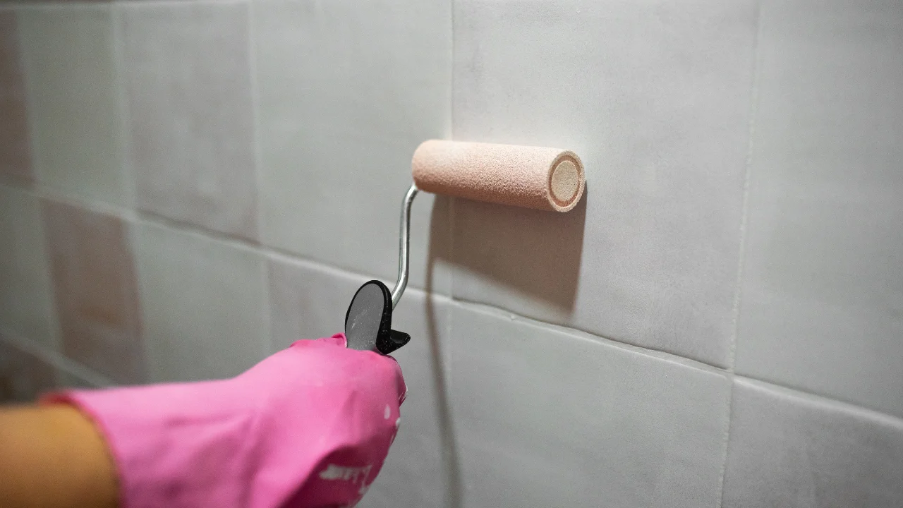 Fayans Üzerine Boya Yapılır Mı? Banyo ve Mutfaklarda Ekonomik Yenileme
