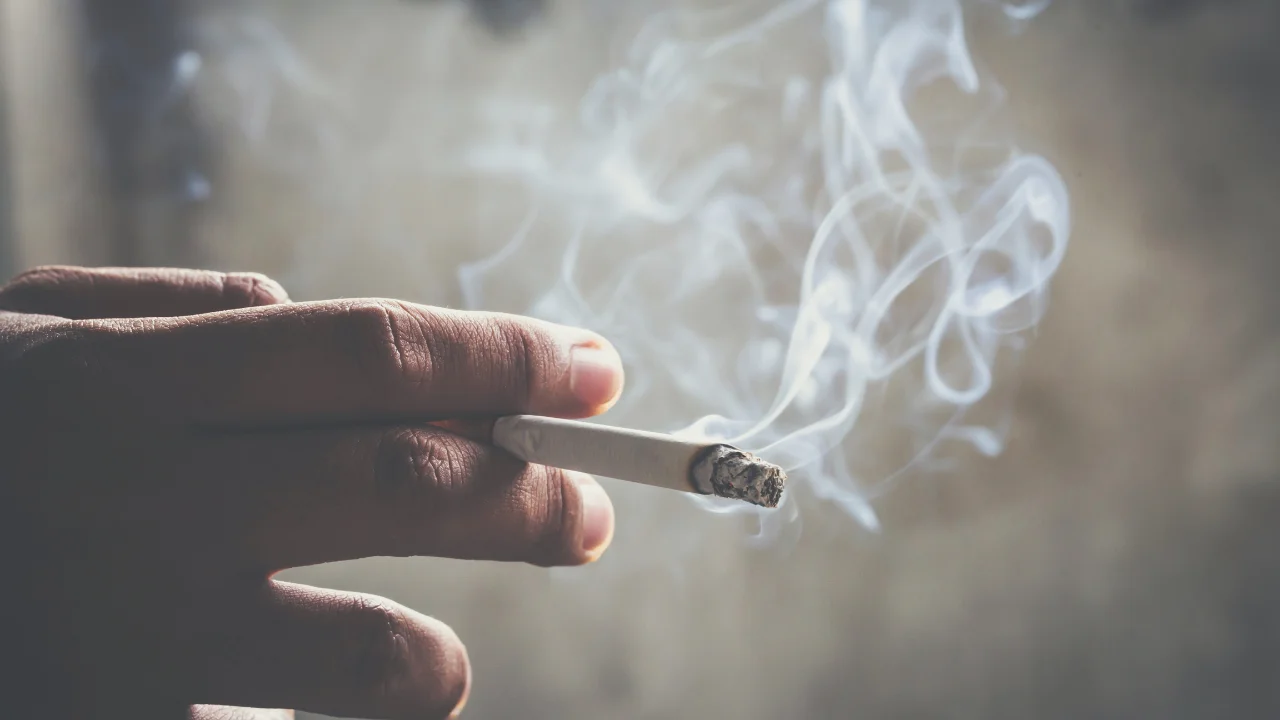 Sigara Dumanından ve Sisten Sararan Duvarlar İçin Kapatıcı Boya Çözümleri